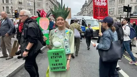Thousands Protesters Gather in Downtown London to Denounce Trump's Second State Visit